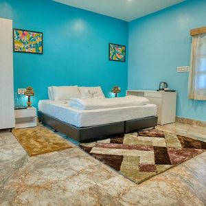 Michael'S Island Resort